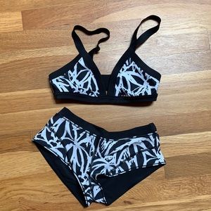 Lululemon swimming suit set size 4